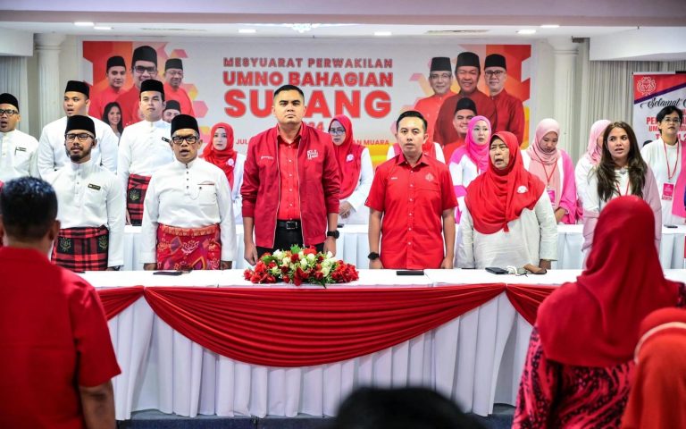 81ec9a11-umno-bersama-dr-akmal-saleh-fb-pic-200724