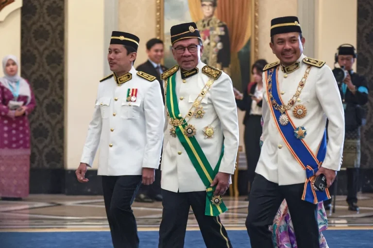 ISTIADAT_PERTABALAN_YANG_DI-PERTUAN_AGONG_KE-17_1721440377