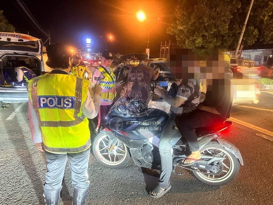 Polis tahan lelaki tunggang motosikal di bawah pengaruh alkohol