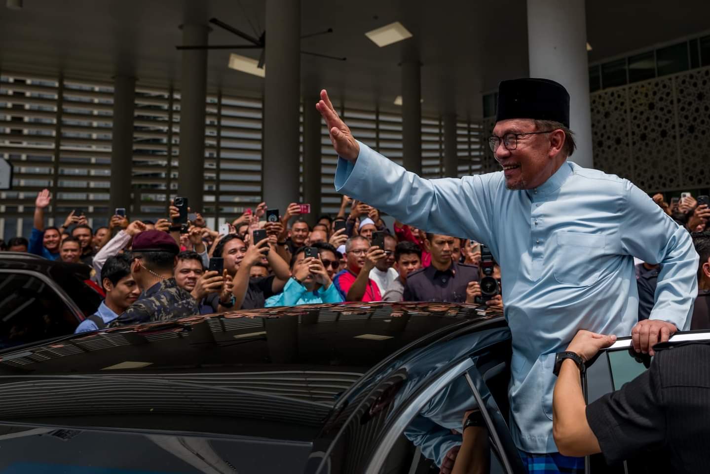 Minda Merdeka I: Adillah kepada Anwar