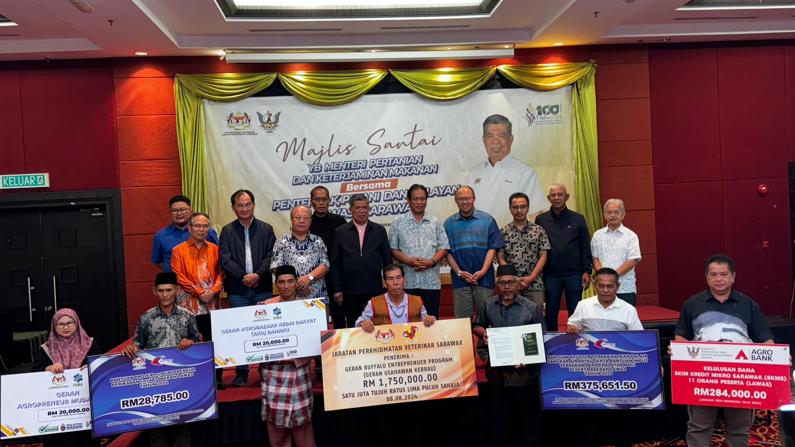 Petani, penternak, nelayan Lawas terima geran tiga agensi