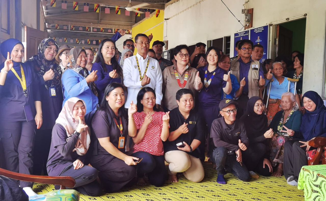 Parlimen Sri Aman anjur program baiki rumah di Kampung Sinjor