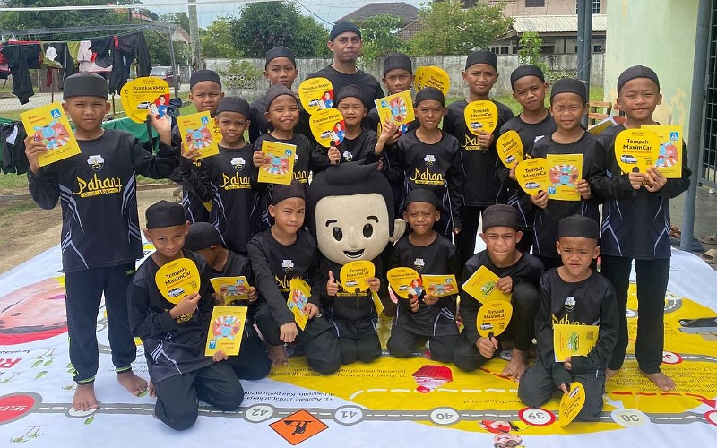 Maxim rai merdeka bersama anak yatim