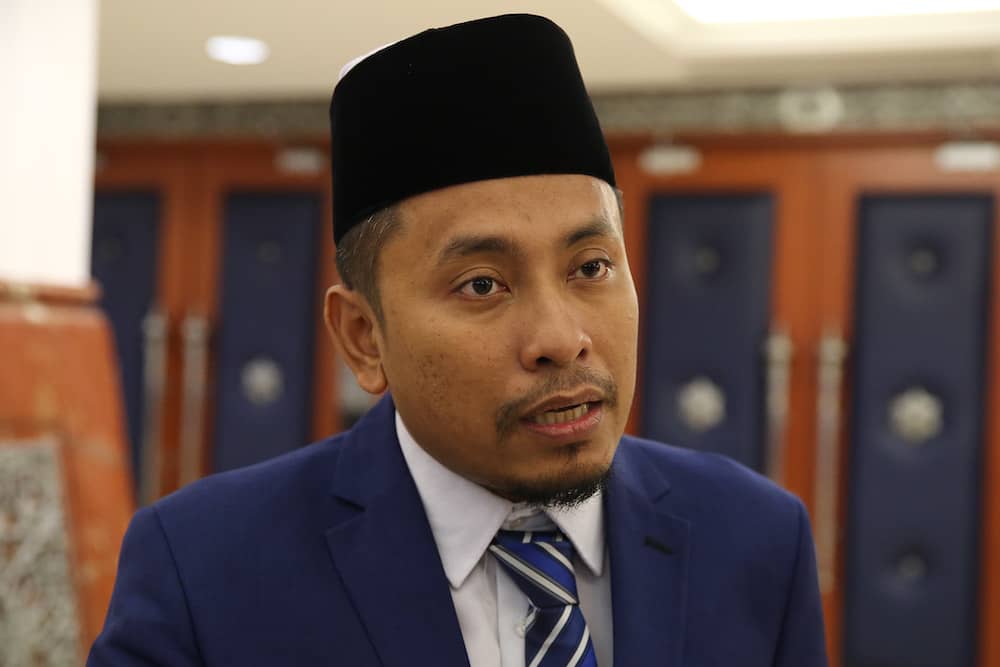 Ahmad Fadhli badut politik Pas