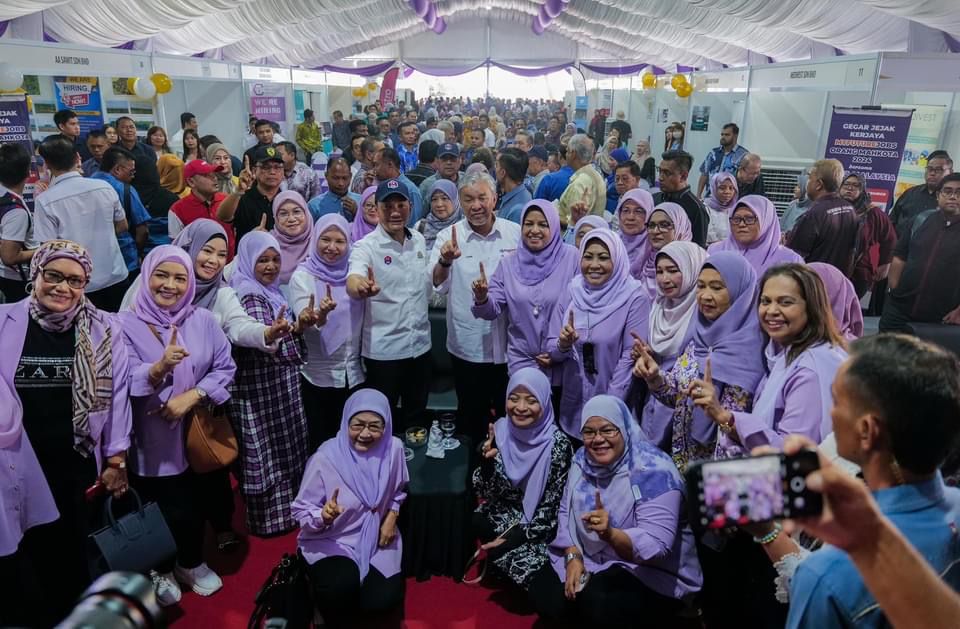 Anak muda Kluang manfaatkan Gegar Jejak Kerjaya MYFuture cari peluang kerja