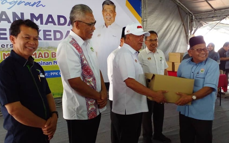 2,074 pesawah, penternak dan petani terima bantuan awal dari KPKM