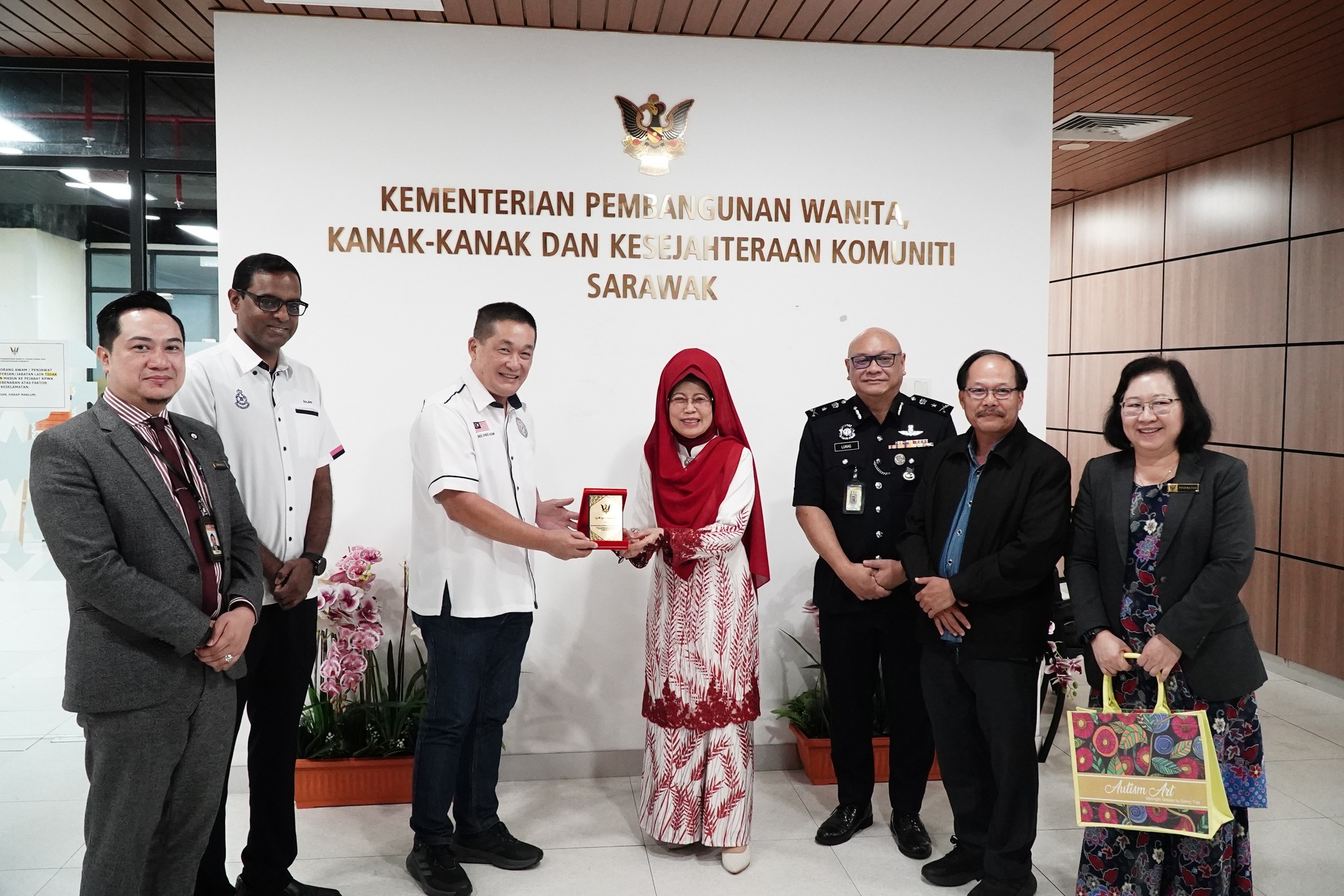 Anak angkat keluarga Sarawak layak dapat status rakyat Sarawak