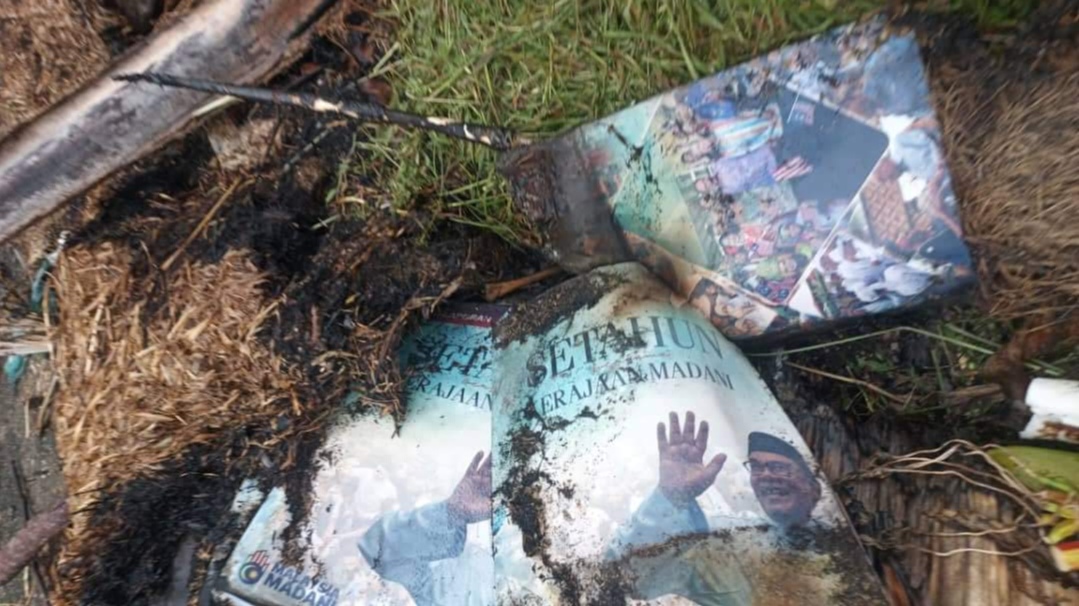 Ada sekolah ‘bakar’ buku ‘Setahun Kerajaan Madani’