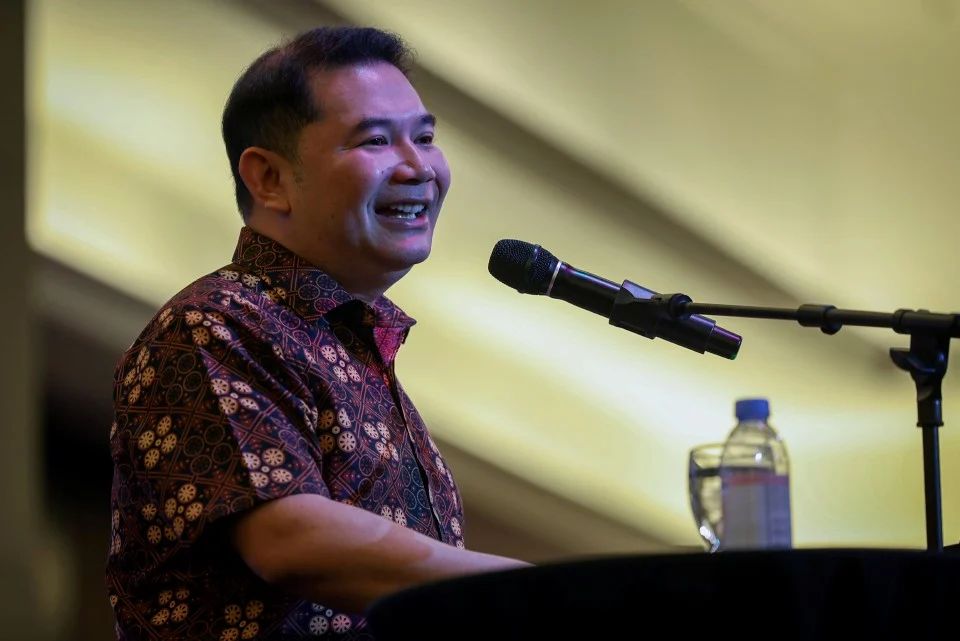 Perbelanjaan asas kehidupan wajar jadi penentu ambang, takrifan T15 – Rafizi