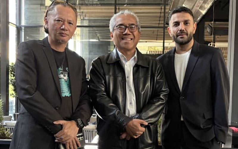 Misi keliling dunia ‘tersekat’ di Iran