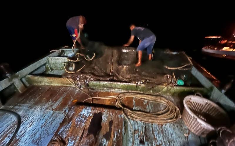 Maritim Kudat tahan dua lelaki Indonesia, tarik pukat tunda kurang tiga batu nautika dari pantai