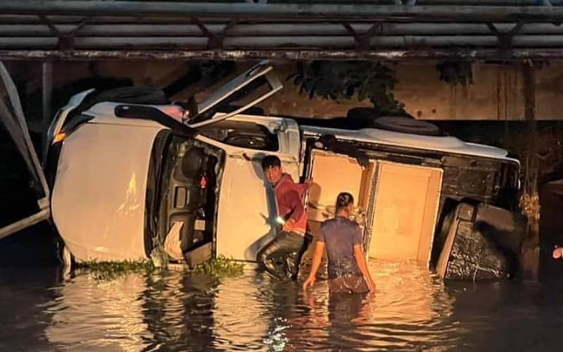 Penumpang maut, pikap bawa muatan ikan terjunam dalam sungai