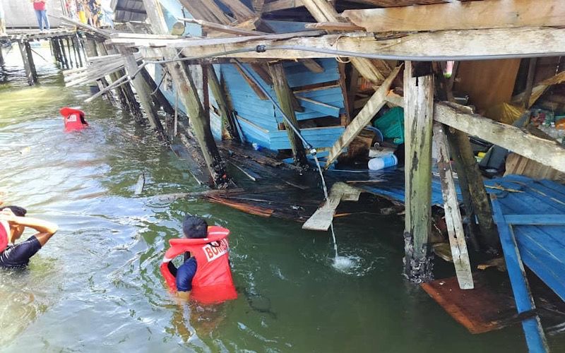 Bomba selamatkan sembilan sekeluarga rumah roboh di Semporna