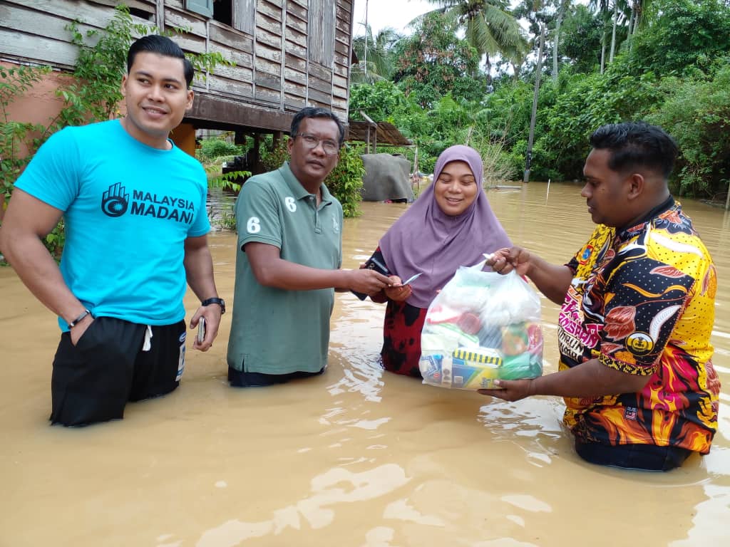 Anak Muda Madani santuni mangsa banjir