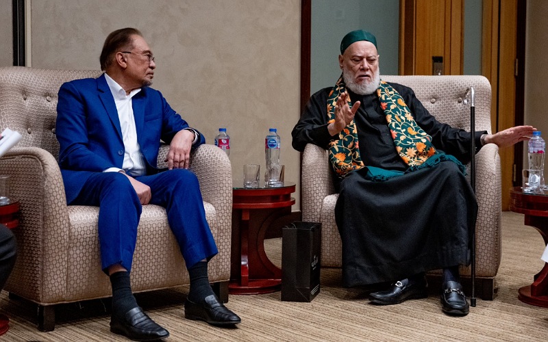 Anwar pelawa bekas Mufti Mesir datang ke Malaysia