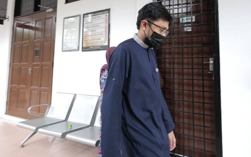 Rakam video punggung, badan wanita: Suami orang mengaku tidak bersalah