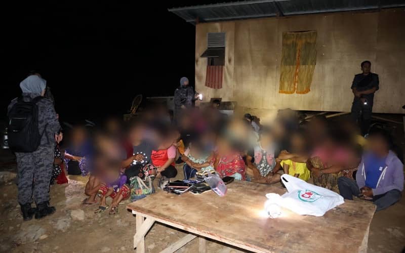 PATI sembunyi dalam semak, kawasan curam berbukit elak dicekup 