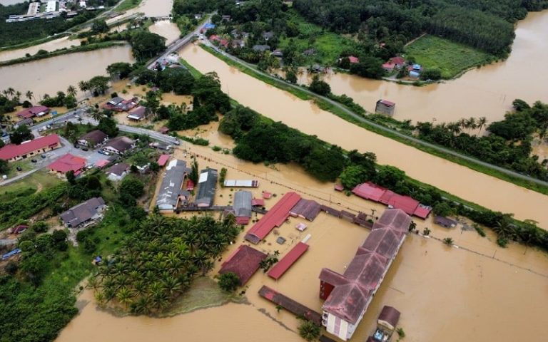 politik banjir atau banjir politik