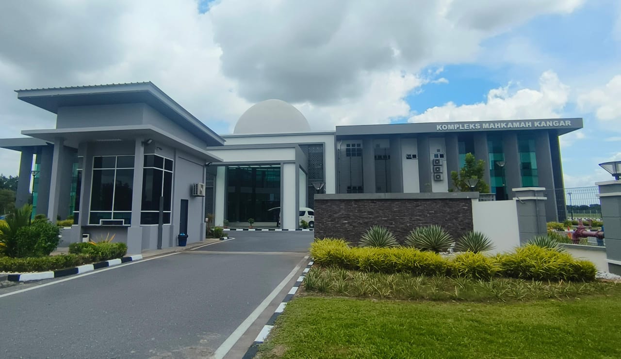 Tiada kompromi kes hina raja, pembantu kedai runcit dihukum penjara 11 bulan