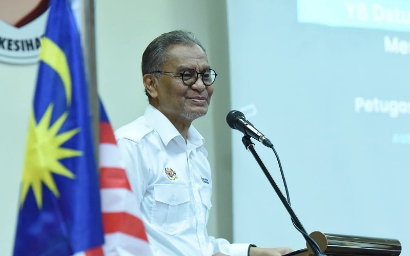 Tiada siapa kebal undang-undang, reaksi Dr Dzul selepas tular menteri merokok di kedai makan