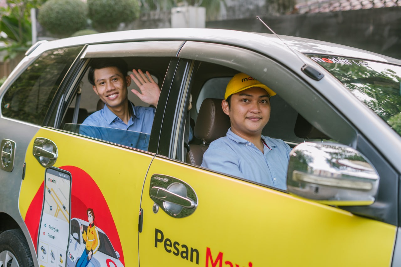 Pengguna Maxim jimat kos, masa melalui tempahan awal