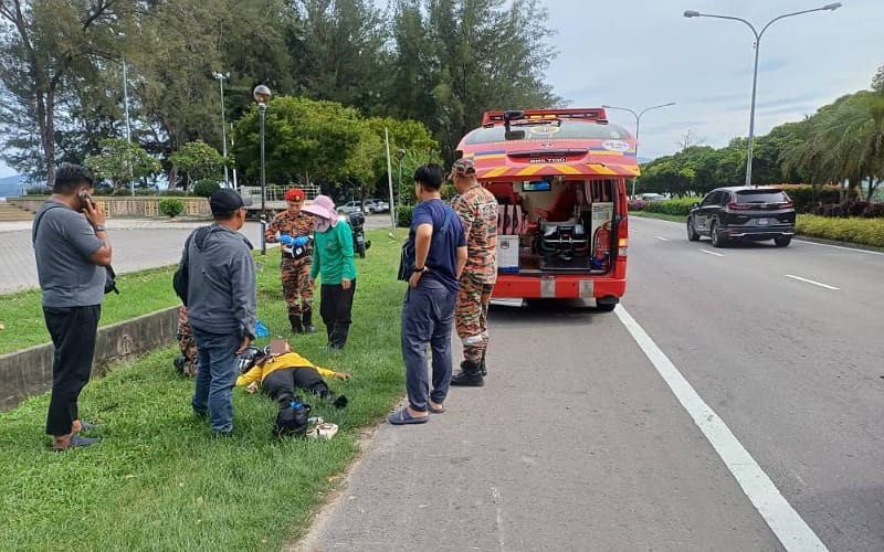 Dua cedera motosikal terbabas di Taman Awam Teluk Likas