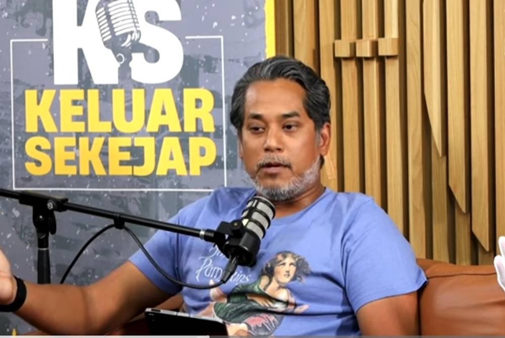 Laporan polis terhadap Khairy tuduh Azalina berkomplot sembunyi Titah Adendum