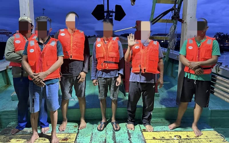 Tarik pukat tunda berhampiran darat, Maritim Kudat tahan 10 nelayan