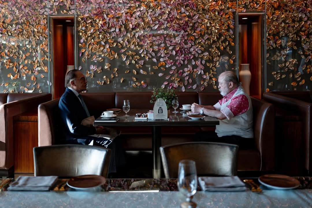 Anwar luang masa ziarah Agong