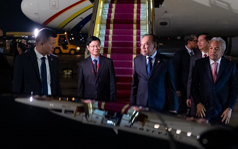 Anwar mula lawatan kerja ke Vietnam