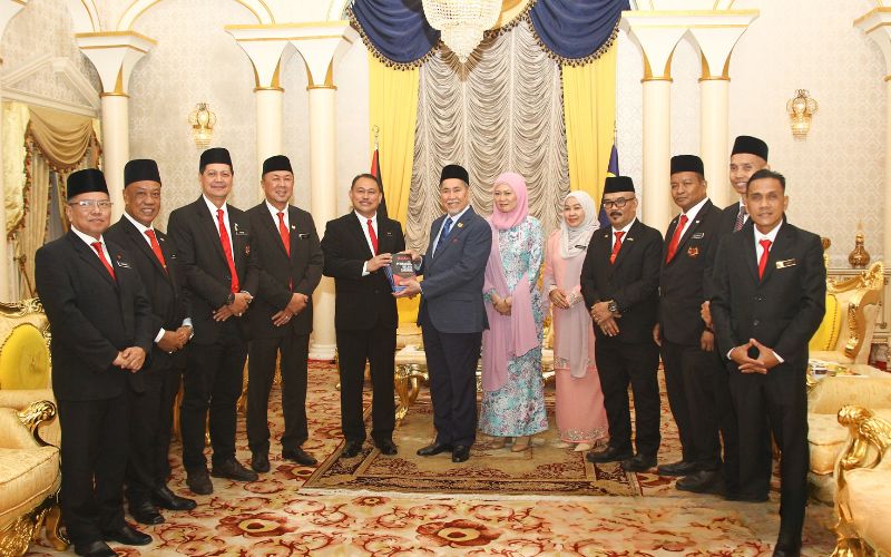 Cuepacs adakan kunjungan hormat di Astana Negeri Sarawak