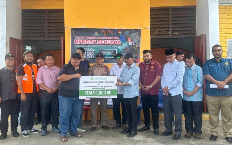 511 mangsa kebakaran Kg Cempaka, Likas terima sumbangan dari Kerajaan Sabah