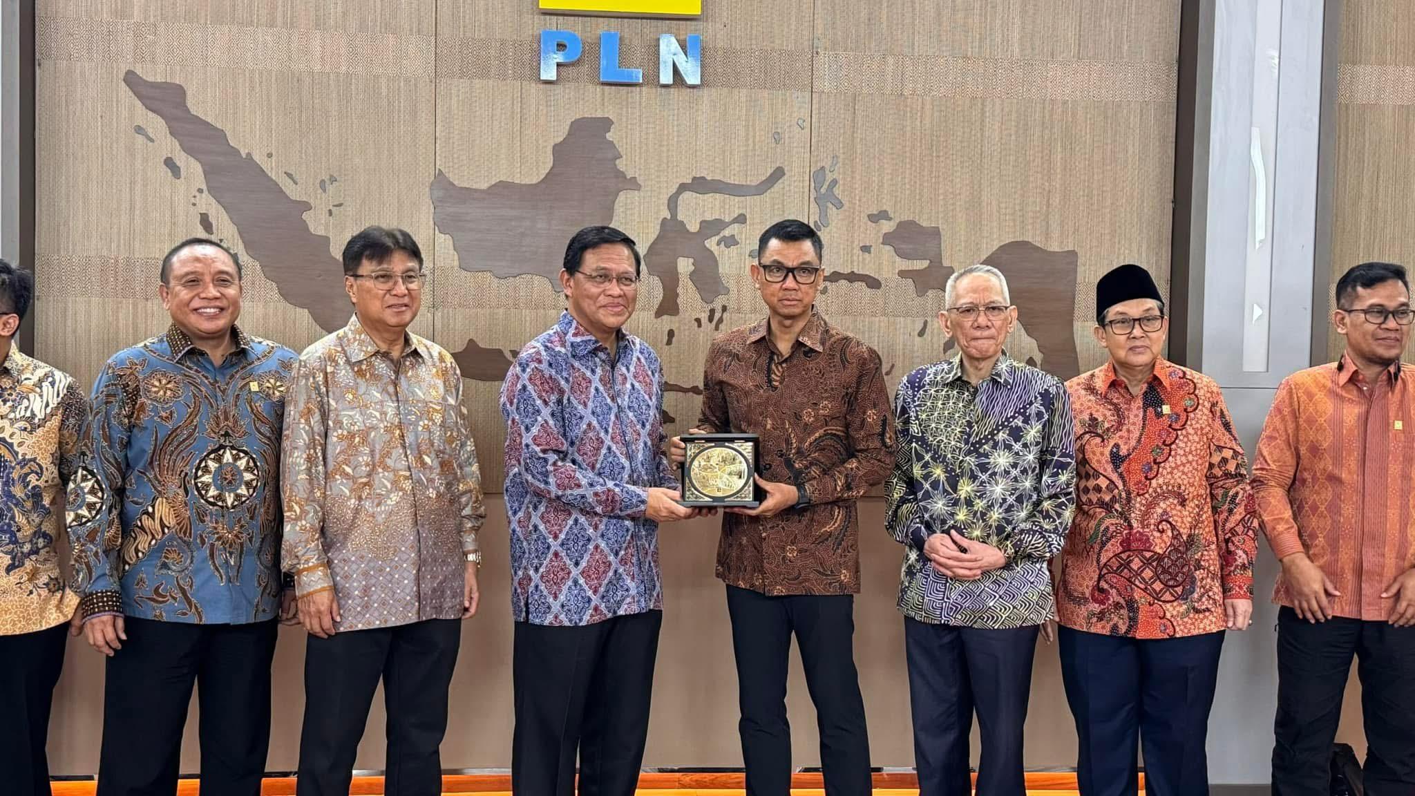 Sarawak Energy dalam rundingan bekalkan tenaga elektrik ke Kalimantan