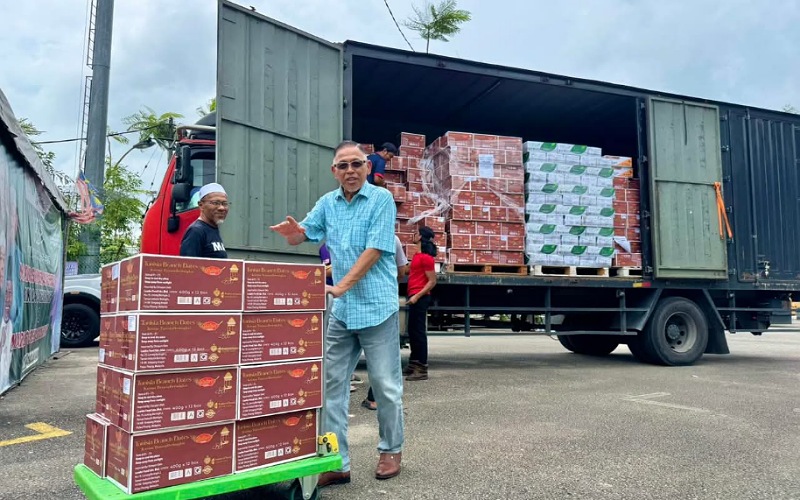 Agihan kurma satu rumah satu kotak oleh YB Chukai, i-Perantau guane kabo?