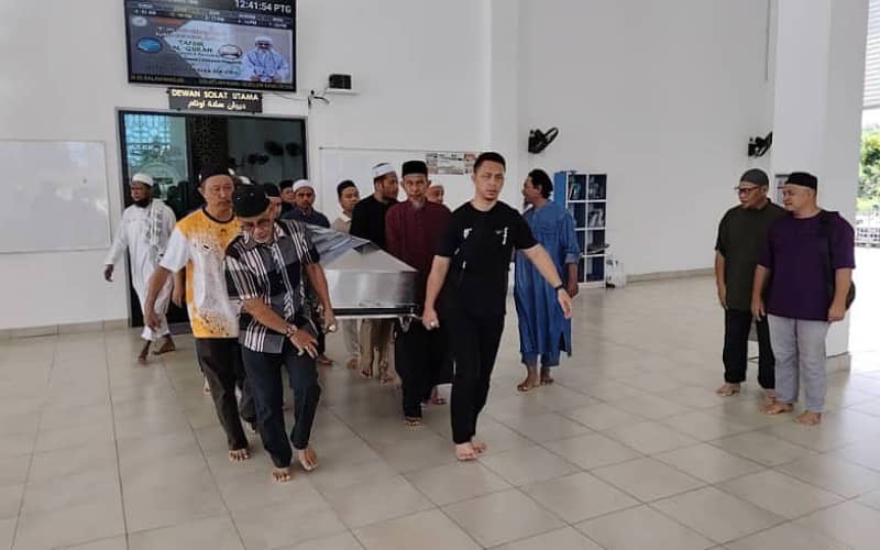 Bekas MP Silam selamat dikebumikan