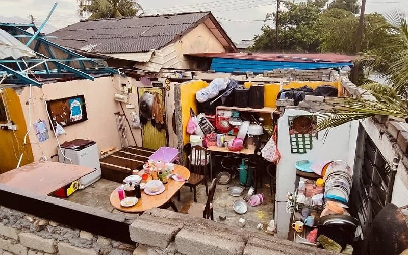 Hujan lebat, angin kencang, hampir 50 rumah rosak, empat cedera