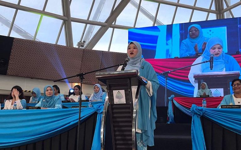 fadhlina wanita pkr