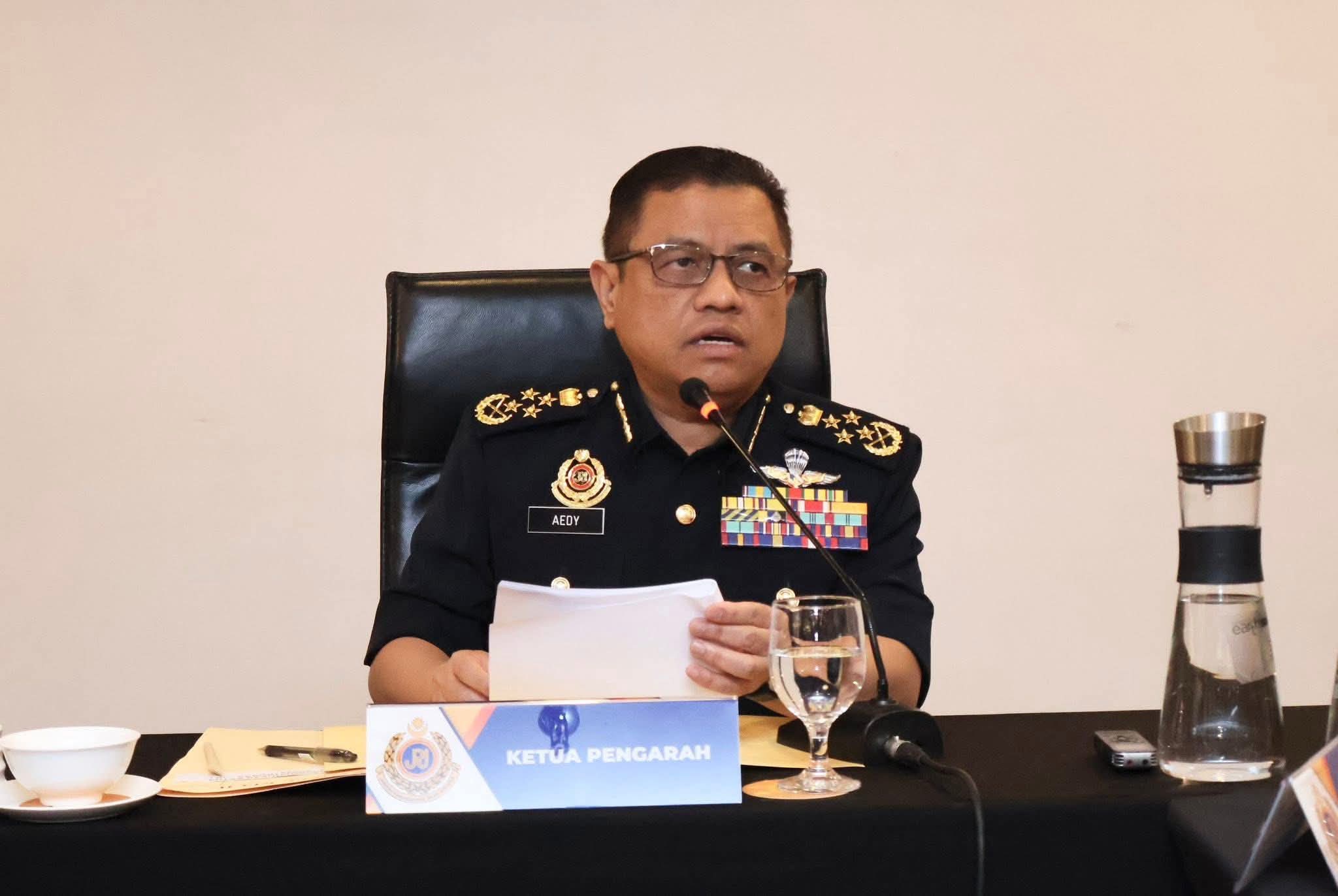 Tali pinggang keledar wajib bagi pemandu, penumpang bas ekspres dan persiaran mulai 1 Julai