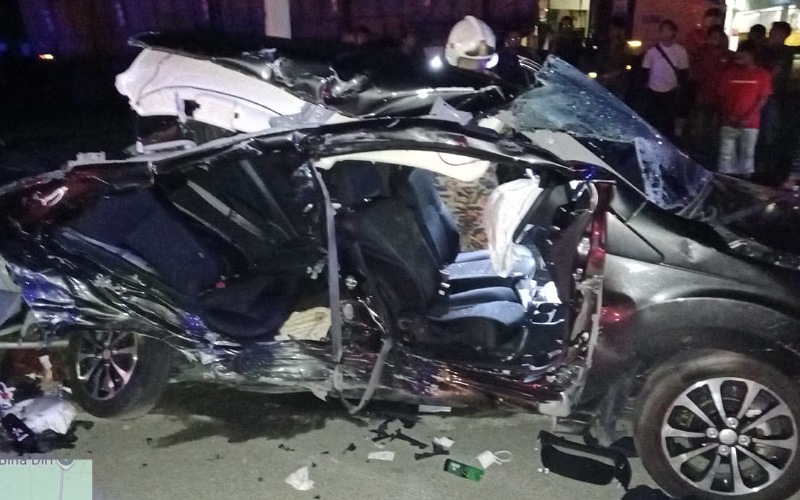 Lima sekeluarga maut kemalangan di Jerantut Feri