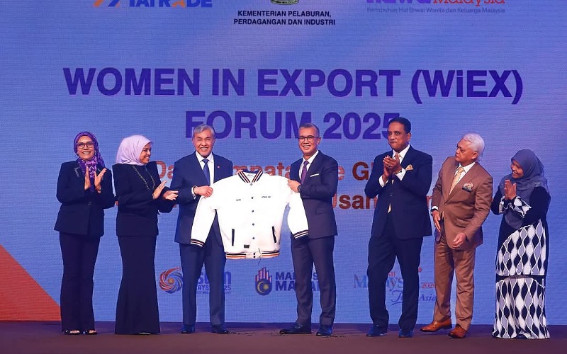 Tindakan Tengku Zafrul keluar UMNO tak jejas usaha kukuh ekonomi