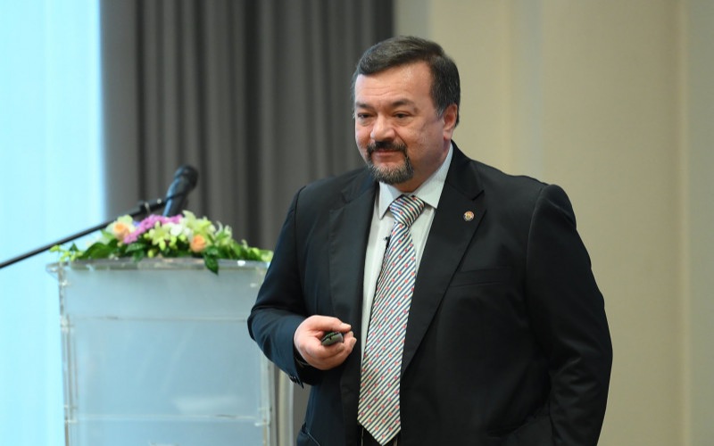 Amir Hamzah jalankan tanggungjawab Menteri Ekonomi olah semula RMK13