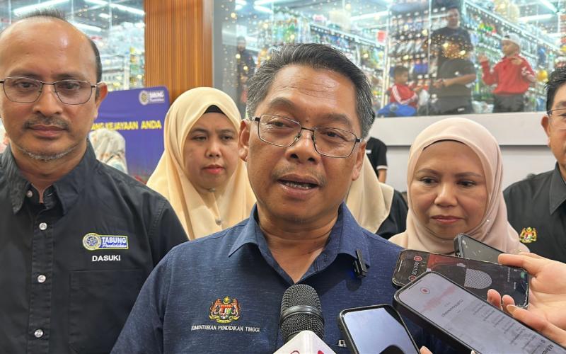 KPT galak ibu bapa simpan SSPN demi masa depan anak – Mustapha