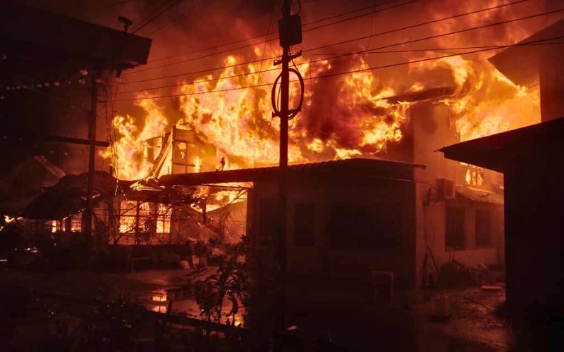 6 rumah musnah dalam kebakaran di Jalan Setawang