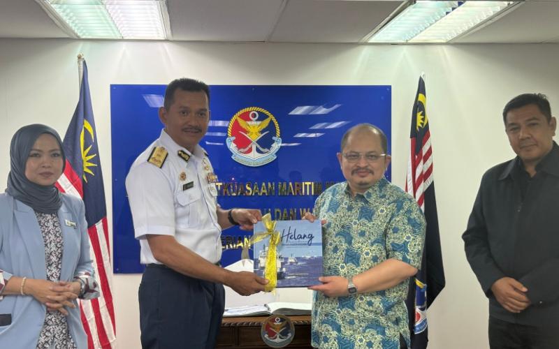 PM zahir penghargaan kepada warga Maritim Sabah dalam Program Jejak Wira MADANI