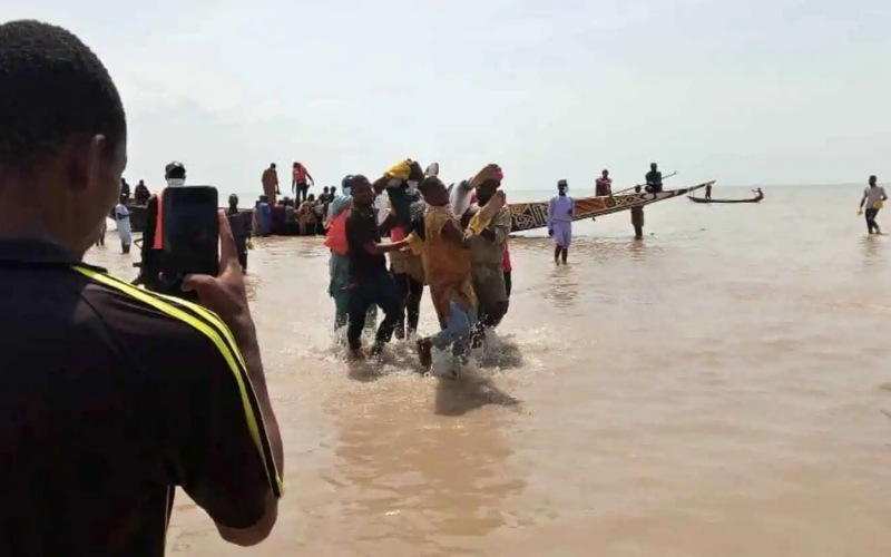 Lebih 40 penumpang hilang dalam tragedi bot karam di Nigeria