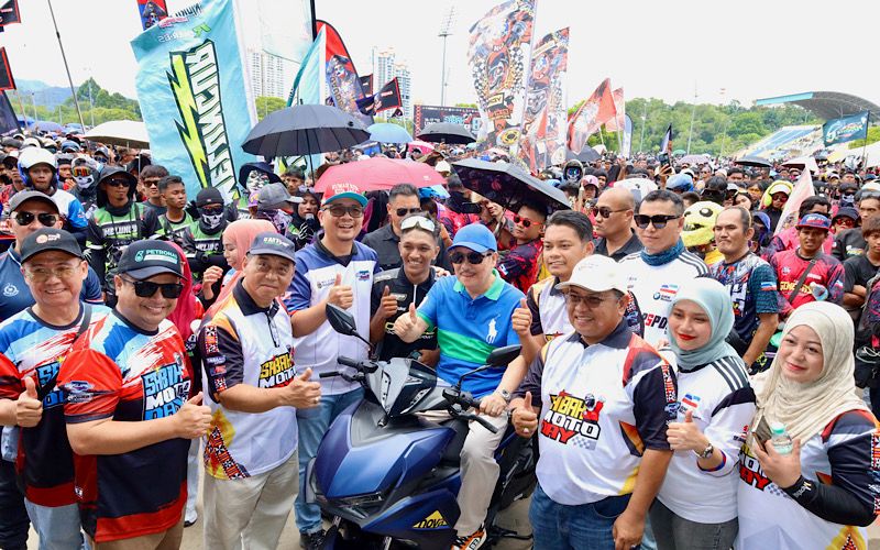 Kerajaan Sabah peruntuk hampir RM600,000 bantu pekerja e-hailing buka KWSP