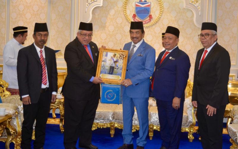 JKOM perkukuh kerjasama strategik, kunjungi TYT Musa Aman