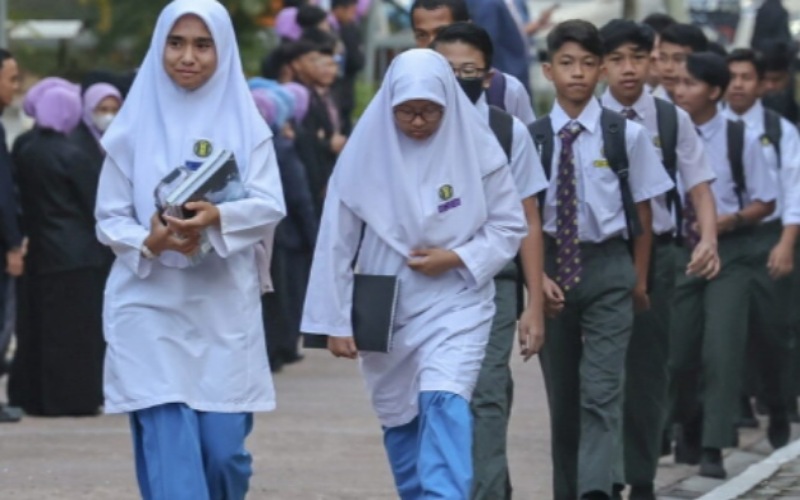 Usah gopoh, banyak implikasi negatif turun had umur tamat sekolah kepada 16 tahun