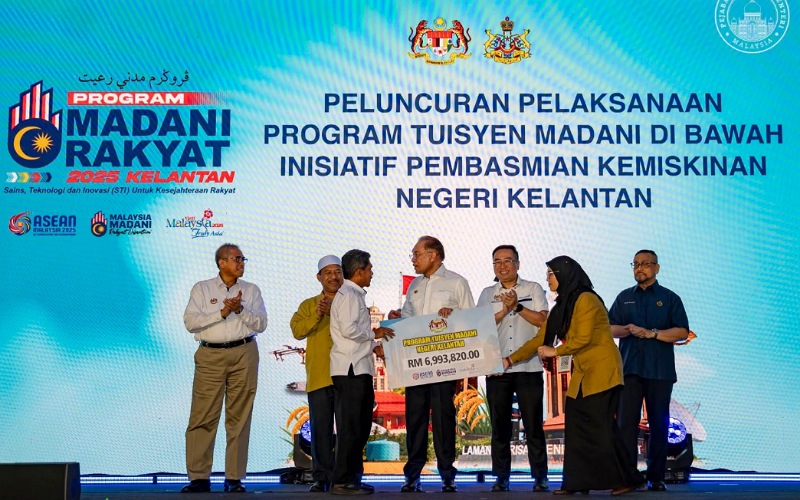 Racun diberi, namun Anwar tak pernah berhenti berbudi kepada Kelantan