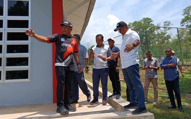 Bina segera laluan khas surau medan selera Chini